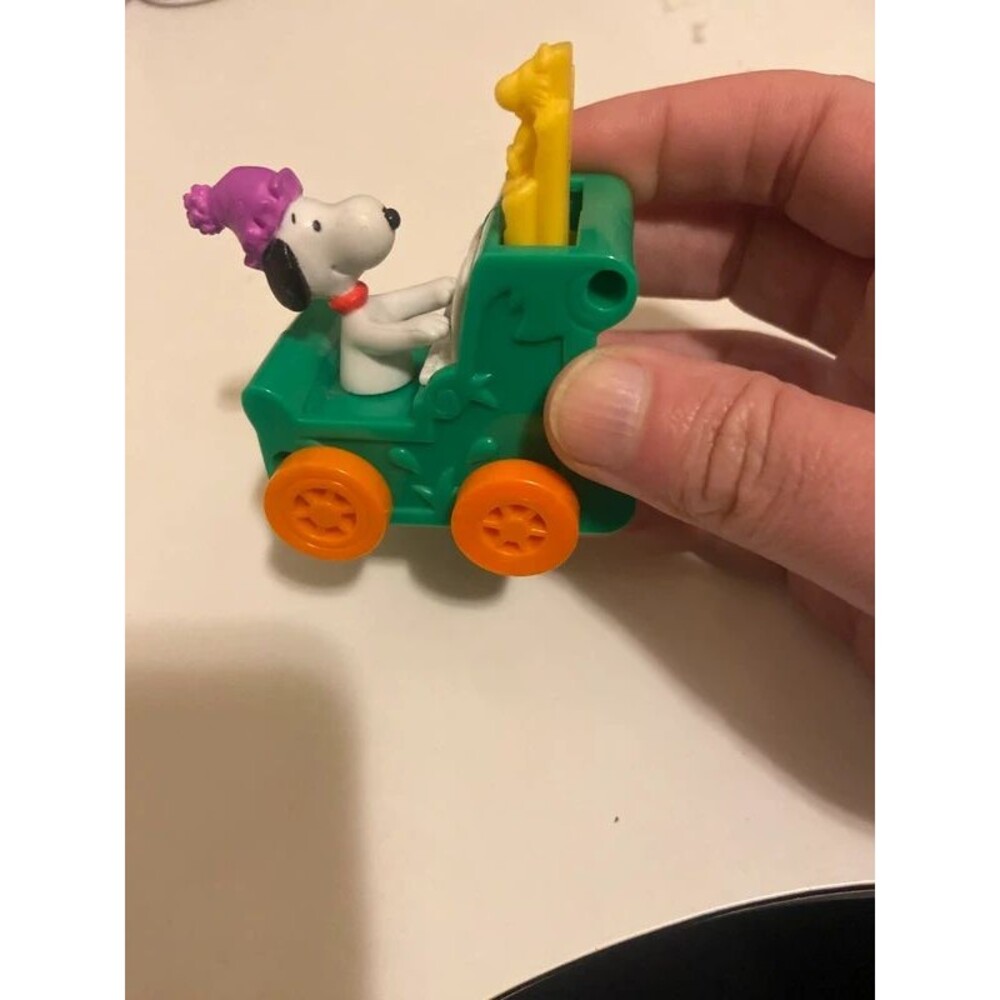 1994 McDonald’s peanuts Snoopy happy birthday happy meal to